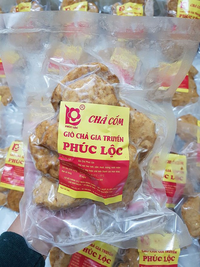 Những địa chỉ mua giò chả, bánh chưng từ thời ông bà ở Hà Nội mà Tết năm nào khách cũng xếp hàng ùn ùn - Ảnh 15.