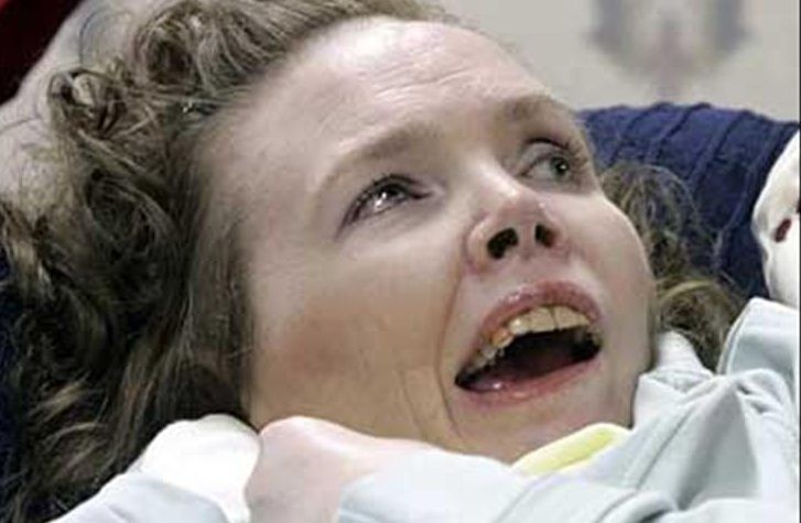 20 năm chìm trong hôn mê, đến khi tỉnh dậy, cô gái nói cho gia đình nghe một sự thật khiến y học kinh ngạc - Ảnh 4. 20 năm chìm trong hôn mê, đến khi tỉnh dậy, cô gái nói cho gia đình nghe một sự thật khiến y học kinh ngạc - Ảnh 4.