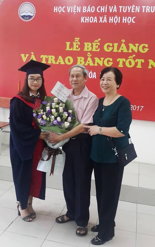  Ông ngoại đi phượt mang quà cho cháu gái, viết giấy dặn dò cảm động hơn thư tình - Ảnh 5.