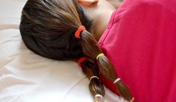 Thấy tóc rụng cả búi to trong mùa đông là do những thói quen xấu này đây - Ảnh 5. Thấy tóc rụng cả búi to trong mùa đông là do những thói quen xấu này đây - Ảnh 5.