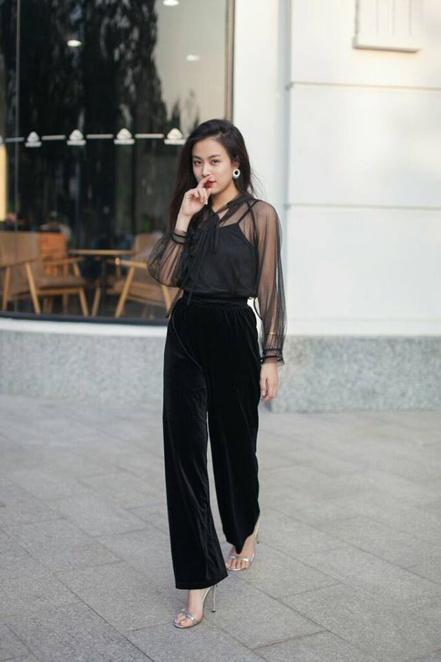 Phạm Hương khoe chân dài bất tận, Kỳ Duyên diện phụ kiện hàng hiệu chất lừ trong street style tuần này - Ảnh 7.