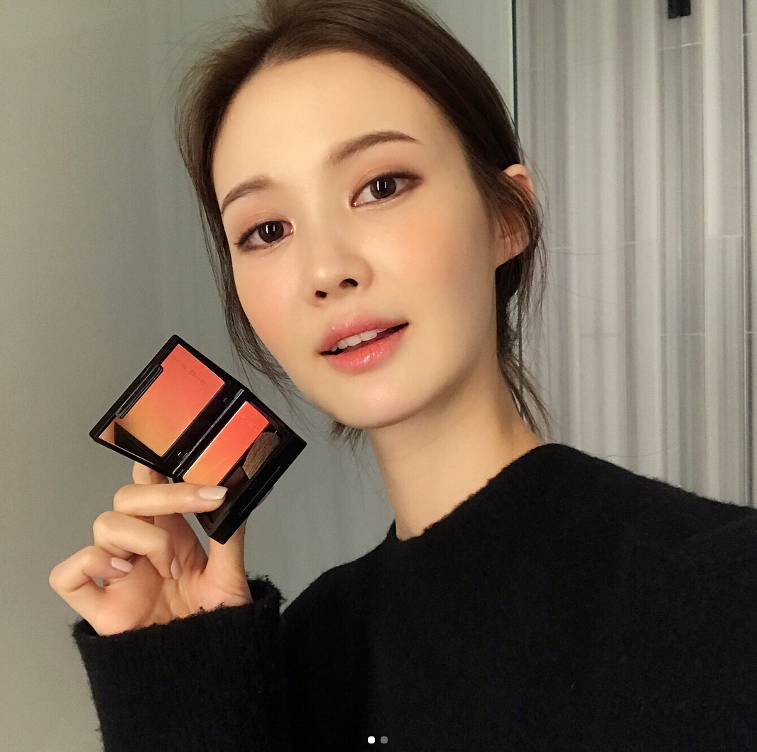 3 xu hướng trang điểm được dự đoán sẽ tạo nên cơn sốt trong năm 2018 - Ảnh 19. 3 xu hướng trang điểm được dự đoán sẽ tạo nên cơn sốt trong năm 2018 - Ảnh 19.