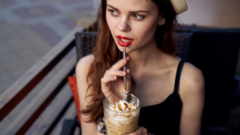 Những thói quen tàn phá cơ thể bạn hàng ngày hàng giờ mà bạn vẫn vô tình làm - Ảnh 5. Những thói quen tàn phá cơ thể bạn hàng ngày hàng giờ mà bạn vẫn vô tình làm - Ảnh 5.