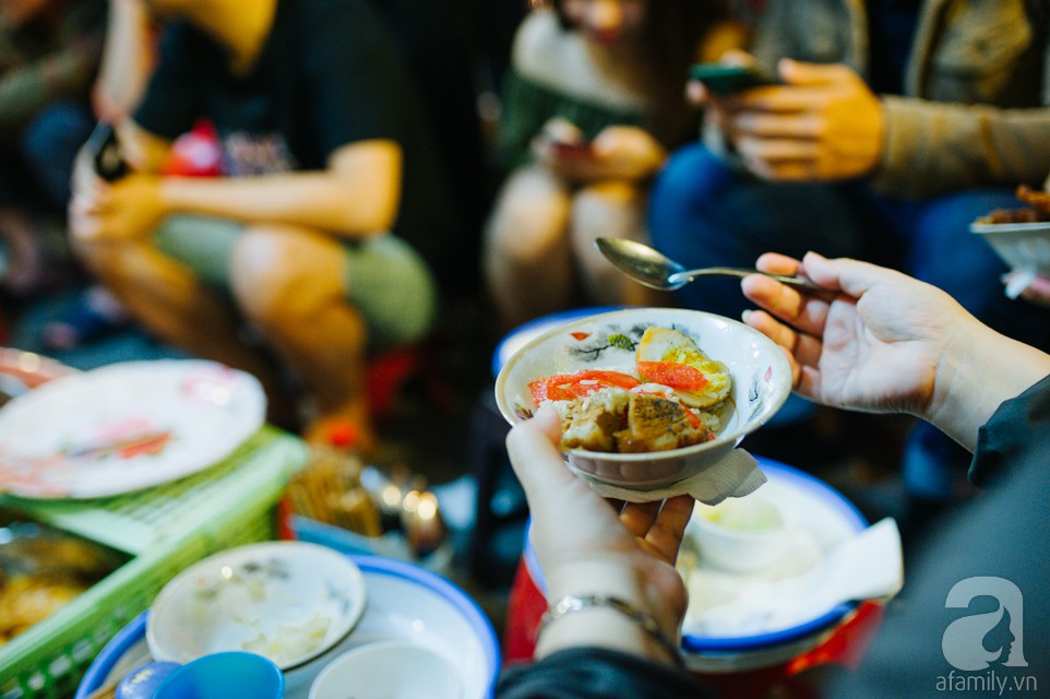 3 quán ăn khi mở lại nhận được sự chào đón nồng nhiệt ở Hà Nội - Ảnh 6. 3 quán ăn khi mở lại nhận được sự chào đón nồng nhiệt ở Hà Nội - Ảnh 6.