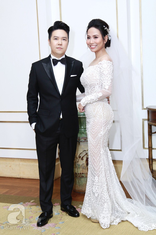 Sở hữu nhan sắc nền nã nhẹ nhàng, nhưng vợ Lê Hiếu tại bạo tay khi chọn váy cưới xuyên thấu sexy thiêu đốt - Ảnh 3. Sở hữu nhan sắc nền nã nhẹ nhàng, nhưng vợ Lê Hiếu tại bạo tay khi chọn váy cưới xuyên thấu sexy thiêu đốt - Ảnh 3.