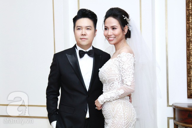 Sở hữu nhan sắc nền nã nhẹ nhàng, nhưng vợ Lê Hiếu tại bạo tay khi chọn váy cưới xuyên thấu sexy thiêu đốt - Ảnh 4. Sở hữu nhan sắc nền nã nhẹ nhàng, nhưng vợ Lê Hiếu tại bạo tay khi chọn váy cưới xuyên thấu sexy thiêu đốt - Ảnh 4.