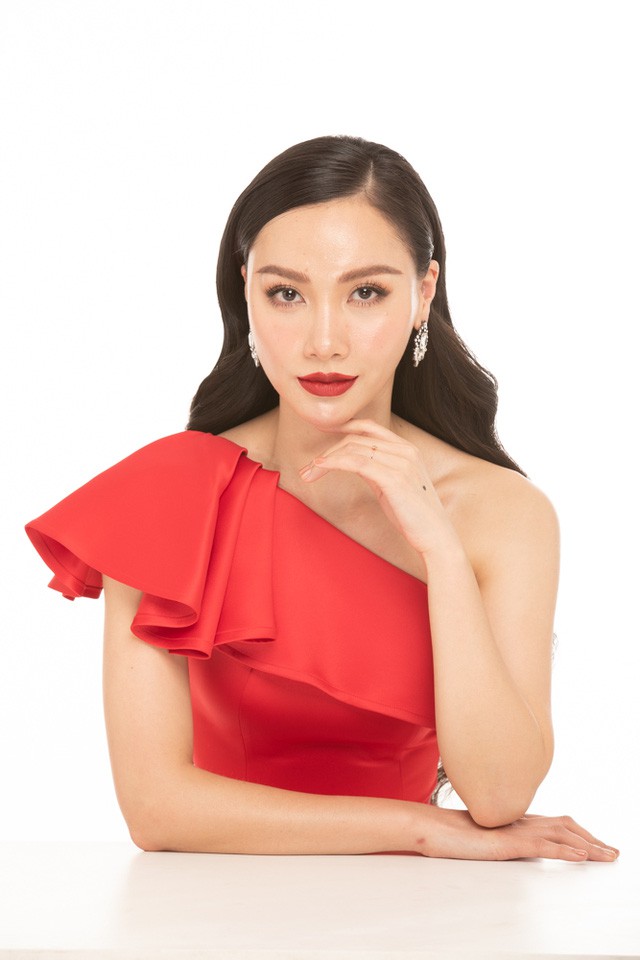 MC Minh Hà tiết lộ quy tắc ăn mặc tại VTV và bí quyết để có làn da đẹp như mơ - Ảnh 4. MC Minh Hà tiết lộ quy tắc ăn mặc tại VTV và bí quyết để có làn da đẹp như mơ - Ảnh 4.