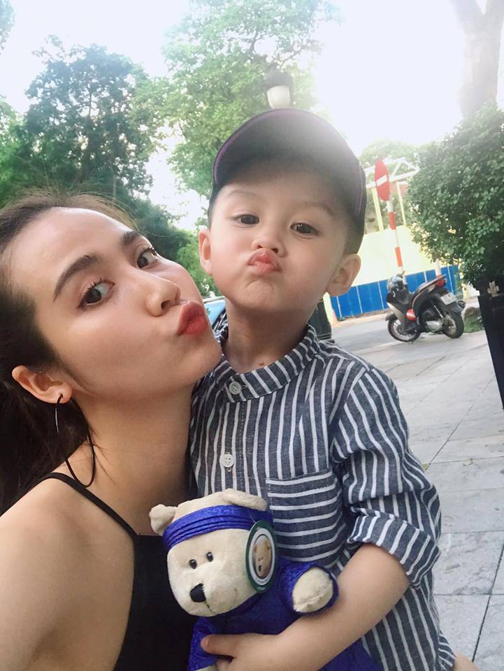 Nhắc đến hội Hotkid mà bỏ qua bé trai hút nghìn like, sở hữu đôi mắt đáng yêu này thì quả đáng tiếc - Ảnh 7. Nhắc đến hội Hotkid mà bỏ qua bé trai hút nghìn like, sở hữu đôi mắt đáng yêu này thì quả đáng tiếc - Ảnh 7.