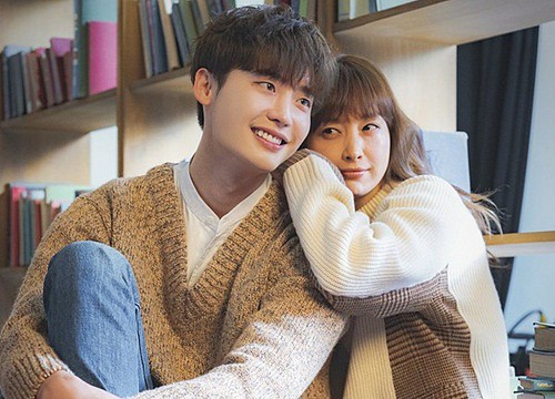 Lee Jong Suk l&agrave; fan của vợ Won Bin Lee Na Young, thấy vinh hạnh khi được đ&oacute;ng phim c&ugrave;ng thần tượng - Ảnh 3.