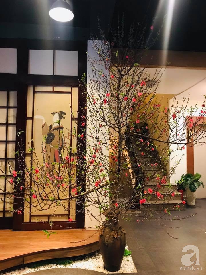 Muôn kiểu chị em cắm đào trang trí nhà: Thấy đào là thấy Tết - Ảnh 6. Muôn kiểu chị em cắm đào trang trí nhà: Thấy đào là thấy Tết - Ảnh 6.