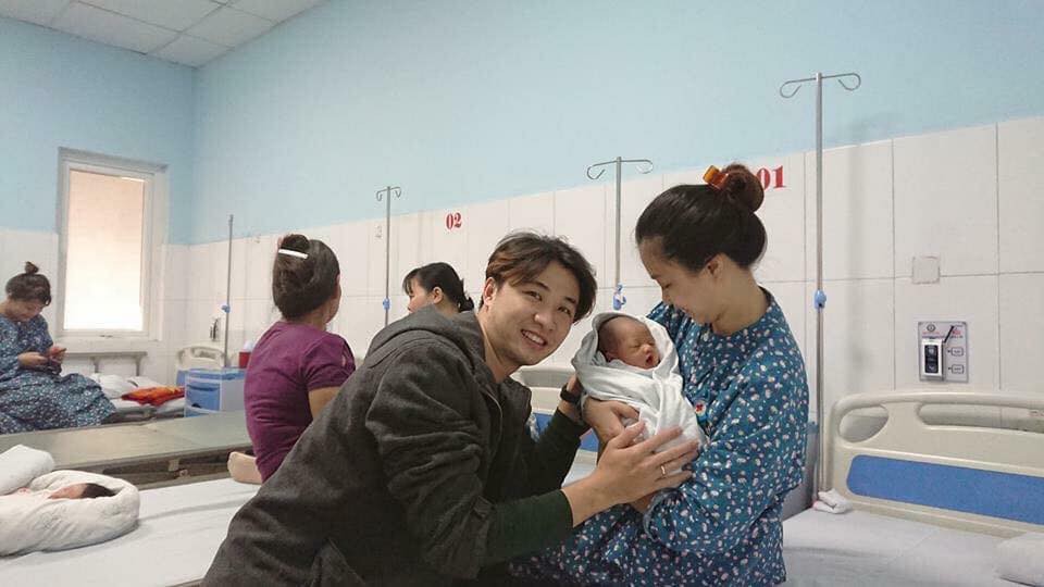 Mẹ Hà Nội 8 lần thông tắc sữa trong tháng đầu sau sinh và câu chuyện gian nan tìm dòng sữa mẹ cho con - Ảnh 1. Mẹ Hà Nội 8 lần thông tắc sữa trong tháng đầu sau sinh và câu chuyện gian nan tìm dòng sữa mẹ cho con - Ảnh 1.