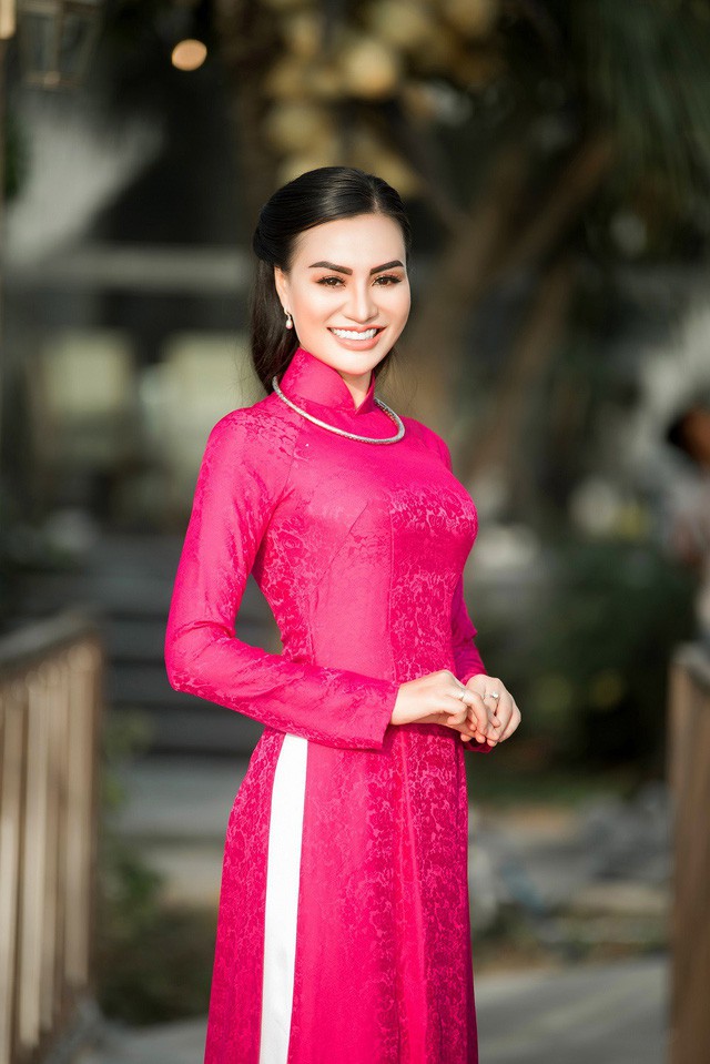 “Nữ hoàng áo dài” Trần Huyền Nhung đẹp xuất sắc trong một sáng tạo của NTK Nguyễn Tuấn - Ảnh 4.