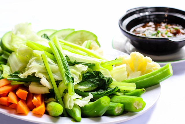 Ngày Tết ăn thế nào để vừa no bụng mà vẫn đẹp dáng? - Ảnh 3. Ngày Tết ăn thế nào để vừa no bụng mà vẫn đẹp dáng? - Ảnh 3.