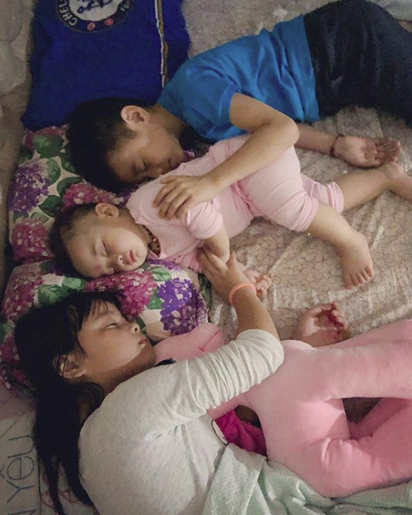 &Ocirc;m con ng&agrave;y mưa lạnh, lời th&uacute; tội thương con đứa &iacute;t đứa nhiều của Hằng T&uacute;i khiến team bỉm sữa rơi nước mắt - Ảnh 6.