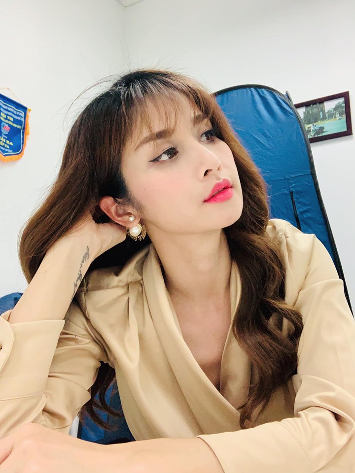 Thân thế và nhan sắc gây bất ngờ của "kẻ thế thân" Nhật Kim Anh trong "Tiếng sét trong mưa" - Ảnh 10. Thân thế và nhan sắc gây bất ngờ của "kẻ thế thân" Nhật Kim Anh trong "Tiếng sét trong mưa" - Ảnh 10.