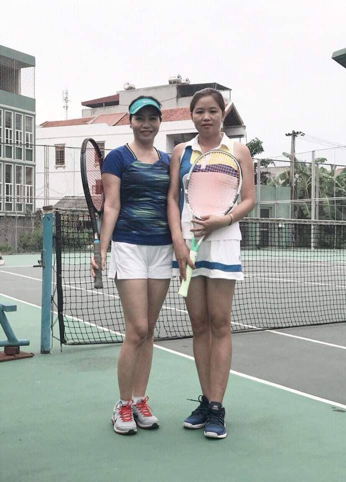 Đang khỏe mạnh bỗng mắc ung thư vú, nữ giảng viên tự kỷ suốt 2 tuần rồi bừng tỉnh để “tấn công ung thư trước khi nó tấn công mình” - Ảnh 2. Đang khỏe mạnh bỗng mắc ung thư vú, nữ giảng viên tự kỷ suốt 2 tuần rồi bừng tỉnh để “tấn công ung thư trước khi nó tấn công mình” - Ảnh 2.