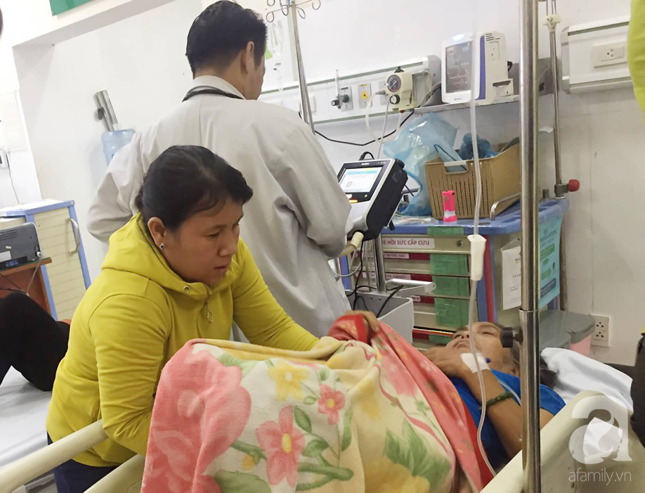 Đang rửa chén, người phụ nữ bất ngờ ngã ra đất méo miệng, liệt nửa người vì căn bệnh vô cùng nguy hiểm - Ảnh 1. Đang rửa chén, người phụ nữ bất ngờ ngã ra đất méo miệng, liệt nửa người vì căn bệnh vô cùng nguy hiểm - Ảnh 1.