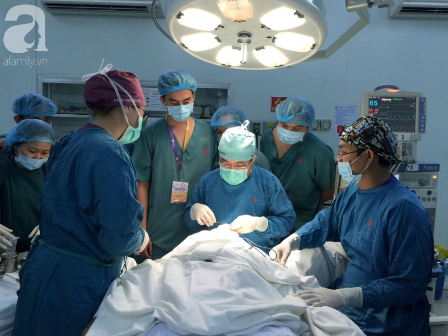 Từ hai vụ tử vong khi nâng ngực, căng da mặt: Bác sĩ tiết lộ những biến chứng thẩm mỹ có thể xảy ra - Ảnh 3. Từ hai vụ tử vong khi nâng ngực, căng da mặt: Bác sĩ tiết lộ những biến chứng thẩm mỹ có thể xảy ra - Ảnh 3.