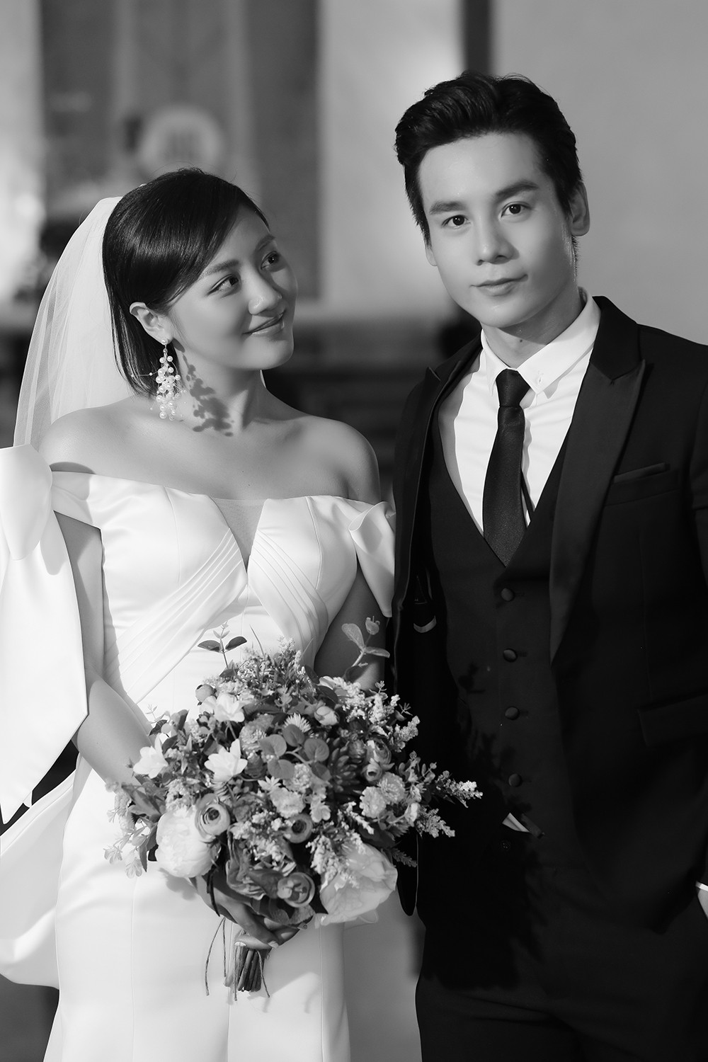 Văn Mai Hương tiếp tục lừa cả showbiz: Không đám cưới với Bùi Anh Tuấn mà hôn môi đồng giới Đồng Ánh Quỳnh - Ảnh 3. Văn Mai Hương tiếp tục lừa cả showbiz: Không đám cưới với Bùi Anh Tuấn mà hôn môi đồng giới Đồng Ánh Quỳnh - Ảnh 3.