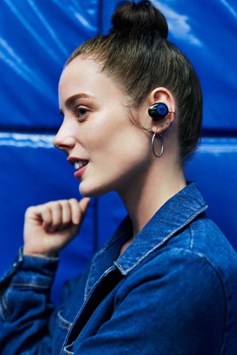Phụ nữ thời đại 4.0 n&ecirc;n sở hữu tai nghe true wireless n&agrave;o? - Ảnh 1.
