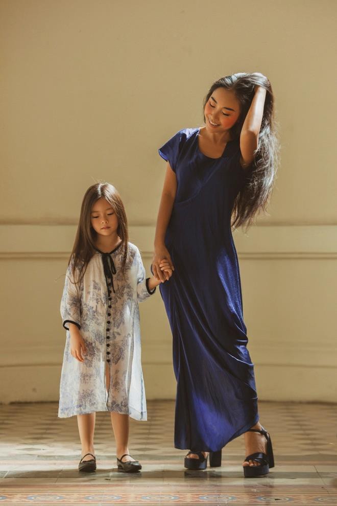 So trình tiếng Anh của các nhóc tì nhà sao Việt: Subeo tí tuổi đã làm phiên dịch viên, con Hà Tăng giao tiếp thường ngày cũng "bắn" ngoại ngữ - Ảnh 9. So trình tiếng Anh của các nhóc tì nhà sao Việt: Subeo tí tuổi đã làm phiên dịch viên, con Hà Tăng giao tiếp thường ngày cũng "bắn" ngoại ngữ - Ảnh 9.