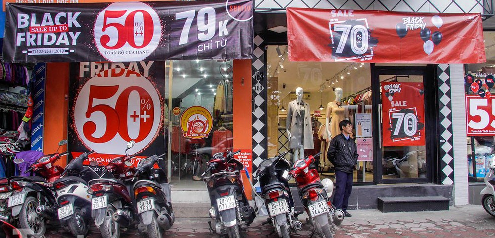 Black Friday và những cái bẫy dễ sập dành cho người tiêu dùng cuồng mua sắm - Ảnh 4. Black Friday và những cái bẫy dễ sập dành cho người tiêu dùng cuồng mua sắm - Ảnh 4.