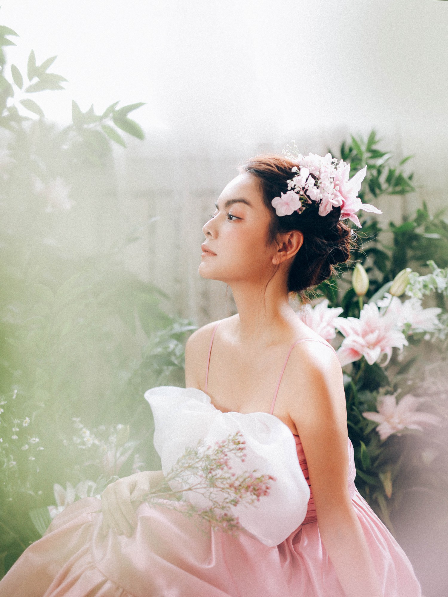 Phạm Quỳnh Anh: “Nếu gặp một người hợp mắt, tôi sẵn sàng chia sẻ tình cảm của mình trước” - Ảnh 8. Phạm Quỳnh Anh: “Nếu gặp một người hợp mắt, tôi sẵn sàng chia sẻ tình cảm của mình trước” - Ảnh 8.