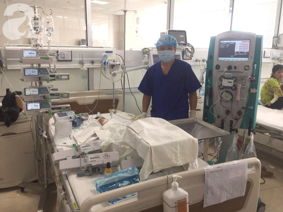 Uống thuốc nam, trẻ 3 tháng tuổi bị da vàng xạm toàn thân, rốn lồi thoát vị, bụng chướng, gan to - Ảnh 3. Uống thuốc nam, trẻ 3 tháng tuổi bị da vàng xạm toàn thân, rốn lồi thoát vị, bụng chướng, gan to - Ảnh 3.