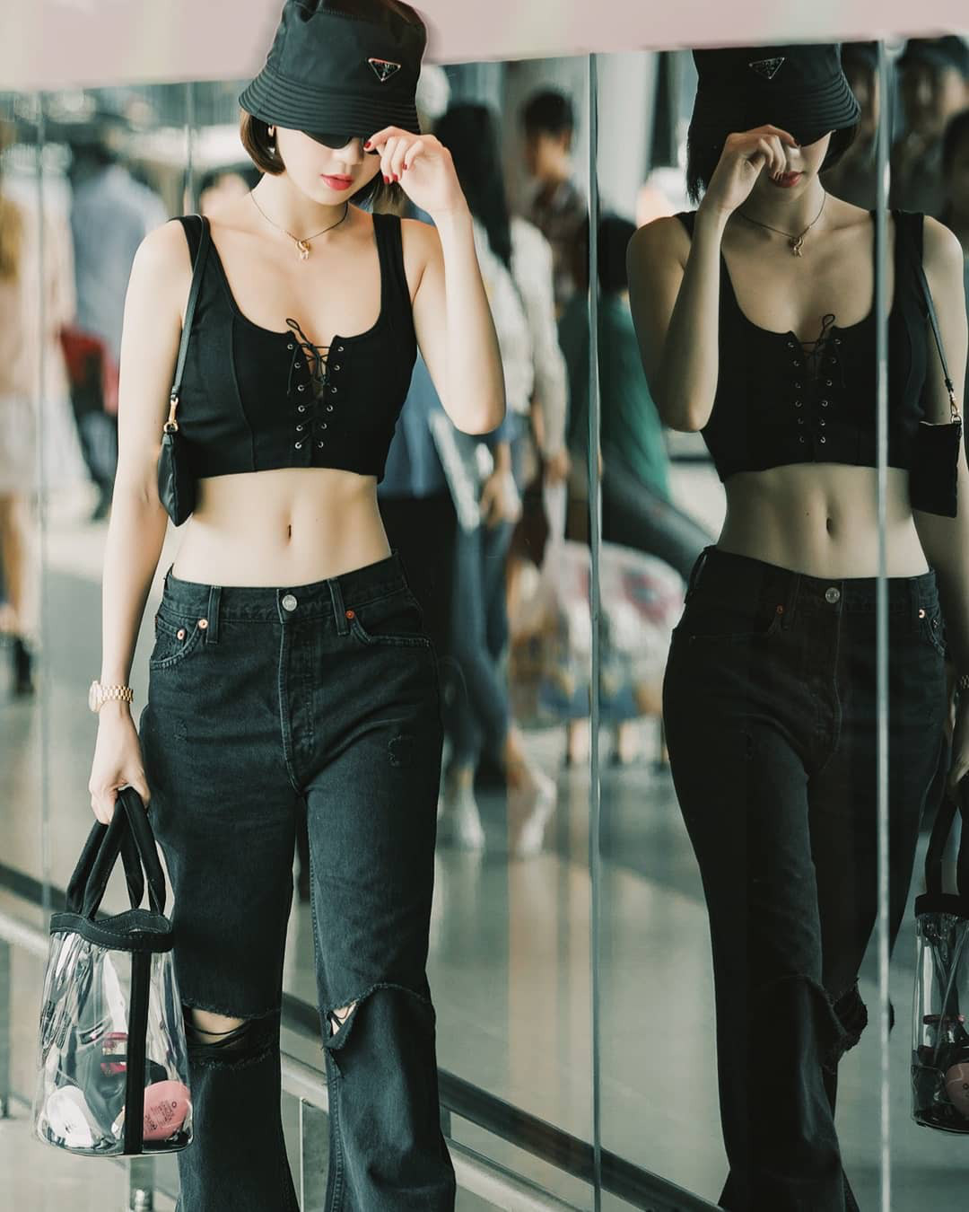 Ngọc Trinh tuy vẫn gượng gạo với style khỏe khoắn nhưng cũng những pha lên đồ ổn phết đấy chứ! - Ảnh 2. Ngọc Trinh tuy vẫn gượng gạo với style khỏe khoắn nhưng cũng những pha lên đồ ổn phết đấy chứ! - Ảnh 2.