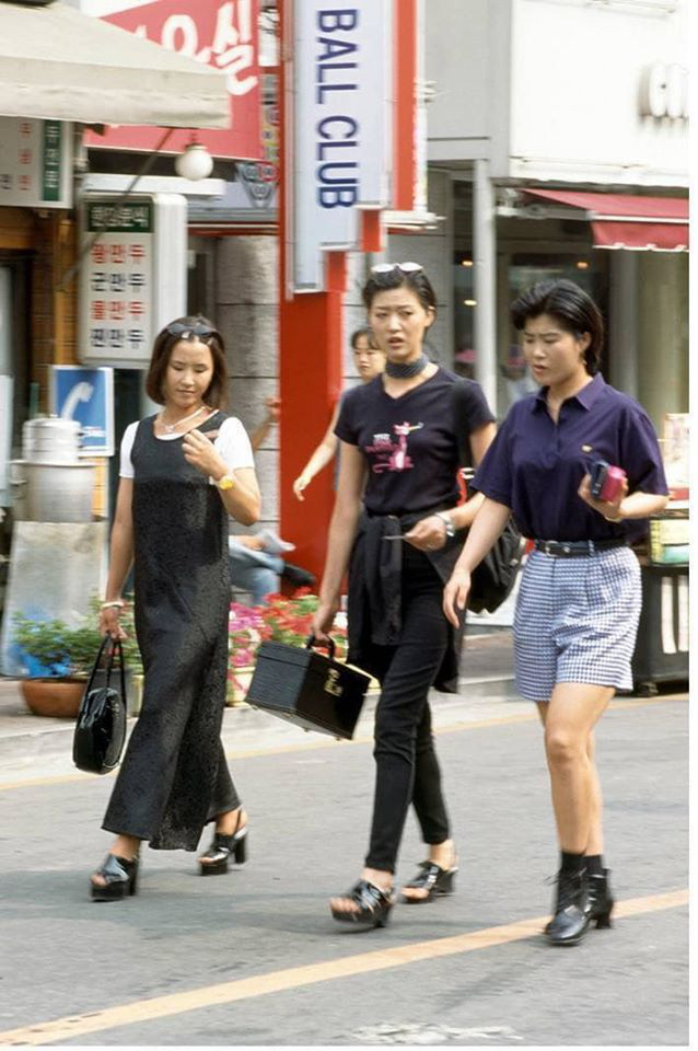 Nam thanh nữ t&uacute; xứ H&agrave;n những năm 90: L&ecirc;n đồ chặt ch&eacute;m, bắt trend - Ảnh 7.