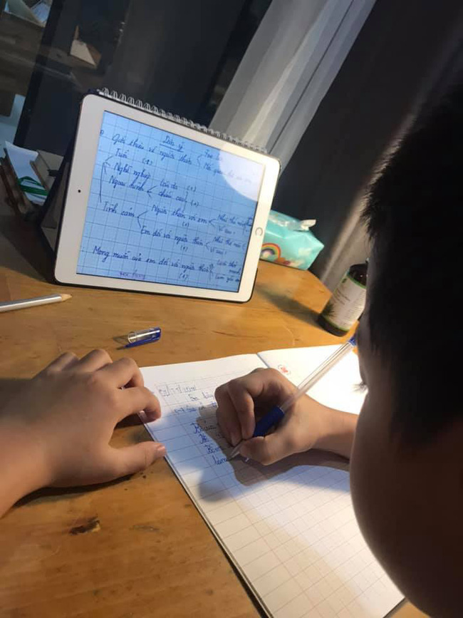 Học sinh tiểu học được dạy viết văn theo sơ đồ tư duy, phụ huynh hào hứng khoe thành quả 