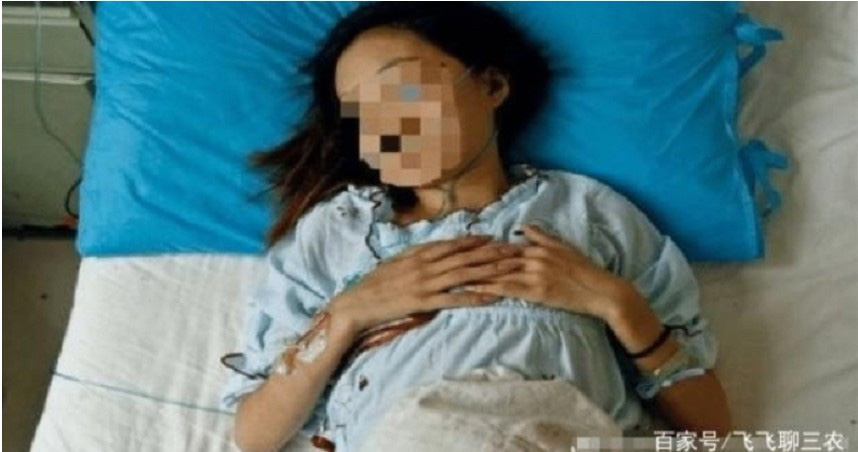 Bỏ ăn uống, tiết kiệm tiền mua mỹ phẩm để bằng bạn bè, cô gái 26 tuổi phải trả một cái giá cực đắt - Ảnh 1. Bỏ ăn uống, tiết kiệm tiền mua mỹ phẩm để bằng bạn bè, cô gái 26 tuổi phải trả một cái giá cực đắt - Ảnh 1.
