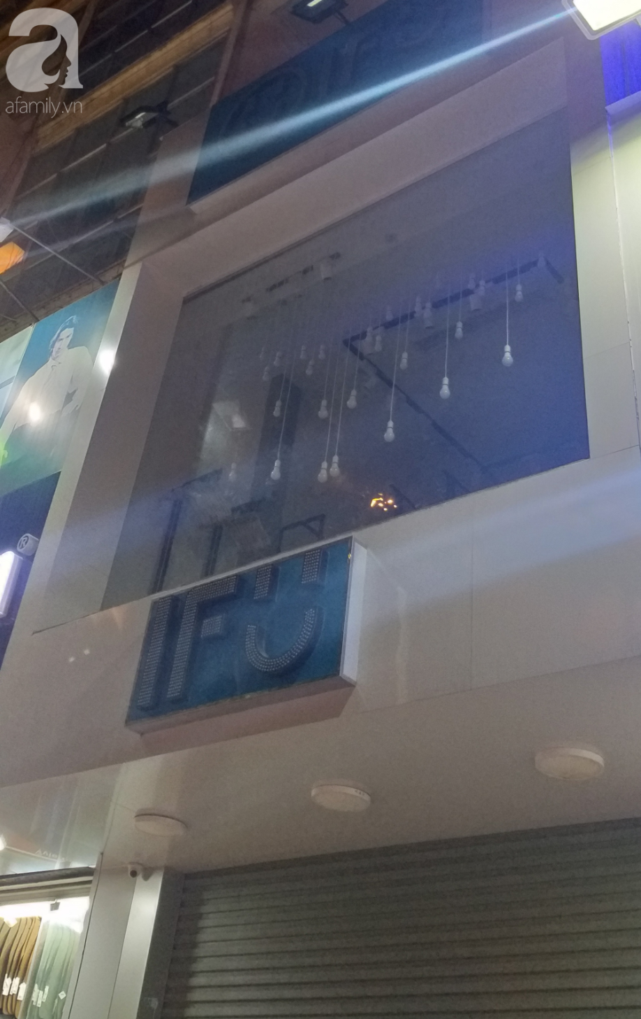 Môt cửa hàng khác trên phố Chùa Bộc đã được di chuyển toàn bộ số hàng trước đó Môt cửa hàng khác trên phố Chùa Bộc đã được di chuyển toàn bộ số hàng trước đó