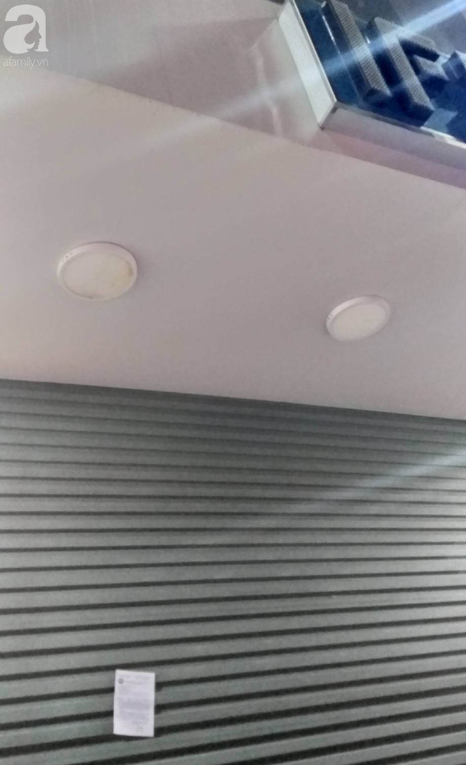 Cũng có một thông báo yêu cầu chủ nhà nộp tiền nước Cũng có một thông báo yêu cầu chủ nhà nộp tiền nước