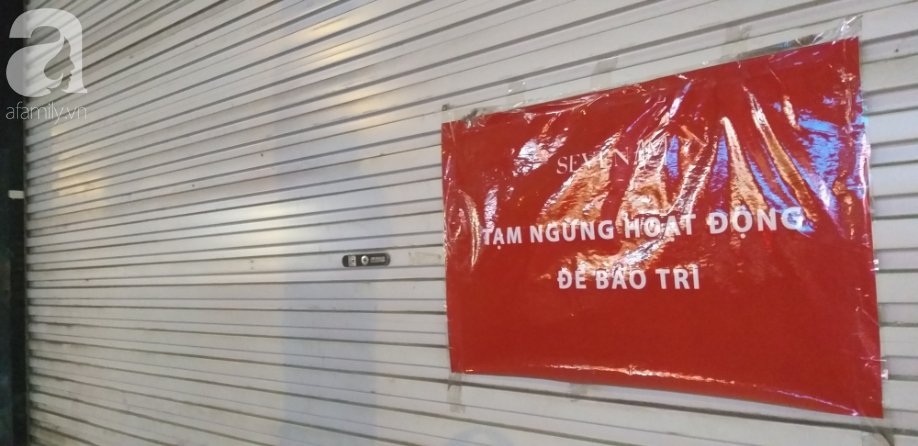 Các cửa hàng của Seven.Am đều có bảng thông báo có nội dung giống nhau Các cửa hàng của Seven.Am đều có bảng thông báo có nội dung giống nhau