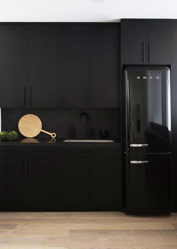 Những ý tưởng trang trí nhà bếp màu đen siêu ấn tượng - Ảnh 24.