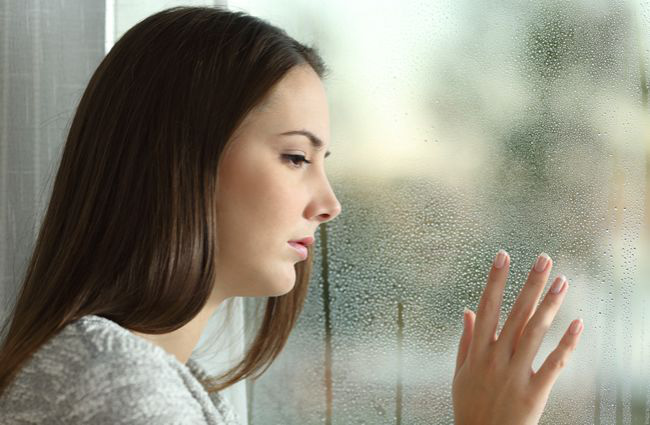 Khi đứa bé bán vé s&ocirc;́ bỏ mũ xu&ocirc;́ng, t&ocirc;i lặng người b&agrave;ng ho&agrave;ng khi bi&ecirc;́t đó chính là đứa con mà t&ocirc;i lu&ocirc;n tìm ki&ecirc;́m bao l&acirc;u nay - Ảnh 2.