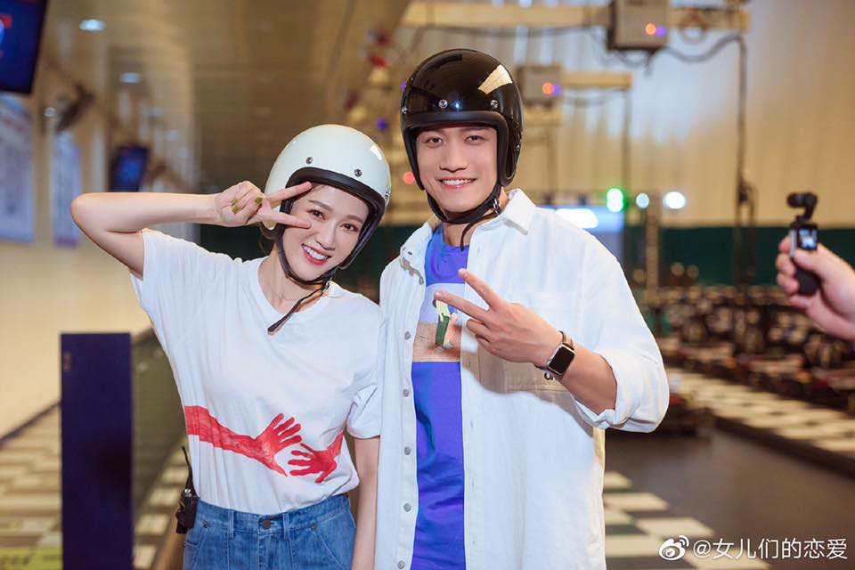 "Trần Kiều Ân - Ngải Luân hẹn hò" là từ khóa hot nhất Weibo lúc này, hơn cả tin tức Cao Dĩ Tường qua đời - Ảnh 8. "Trần Kiều Ân - Ngải Luân hẹn hò" là từ khóa hot nhất Weibo lúc này, hơn cả tin tức Cao Dĩ Tường qua đời - Ảnh 8.