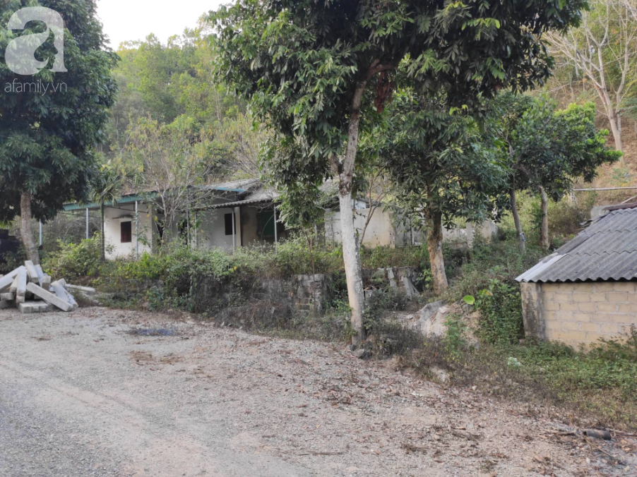 Trưởng bản kinh hãi với vẻ mặt không biến sắc của kẻ chủ mưu trong vụ nữ sinh giao gà bị sát hại khi bị bắt giữ - Ảnh 5. Trưởng bản kinh hãi với vẻ mặt không biến sắc của kẻ chủ mưu trong vụ nữ sinh giao gà bị sát hại khi bị bắt giữ - Ảnh 5.