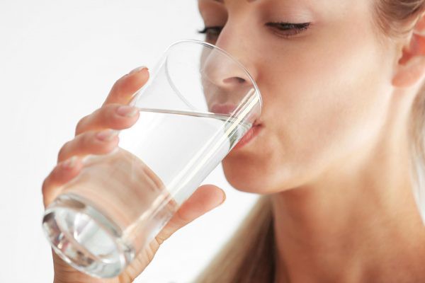 Uống bao nhiêu nước là “đủ” khi bạn đang giảm cân? - Ảnh 3.