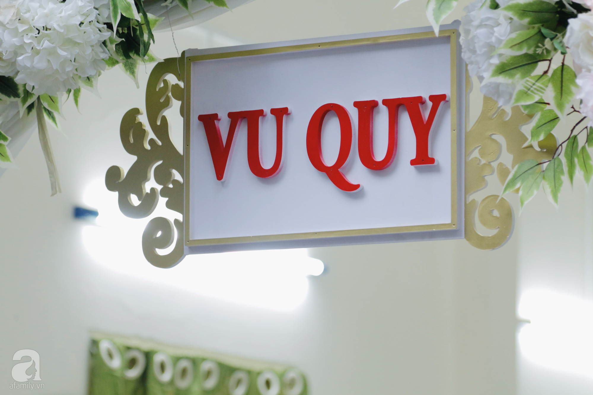 Đám cưới Á hậu Hoàng Oanh cùng bạn trai ngoại quốc: Ca sĩ Ái Phương cùng các chị em "Ngựa Hoang" diện áo dài trắng có mặt đầy đủ - Ảnh 13. Đám cưới Á hậu Hoàng Oanh cùng bạn trai ngoại quốc: Ca sĩ Ái Phương cùng các chị em "Ngựa Hoang" diện áo dài trắng có mặt đầy đủ - Ảnh 13.