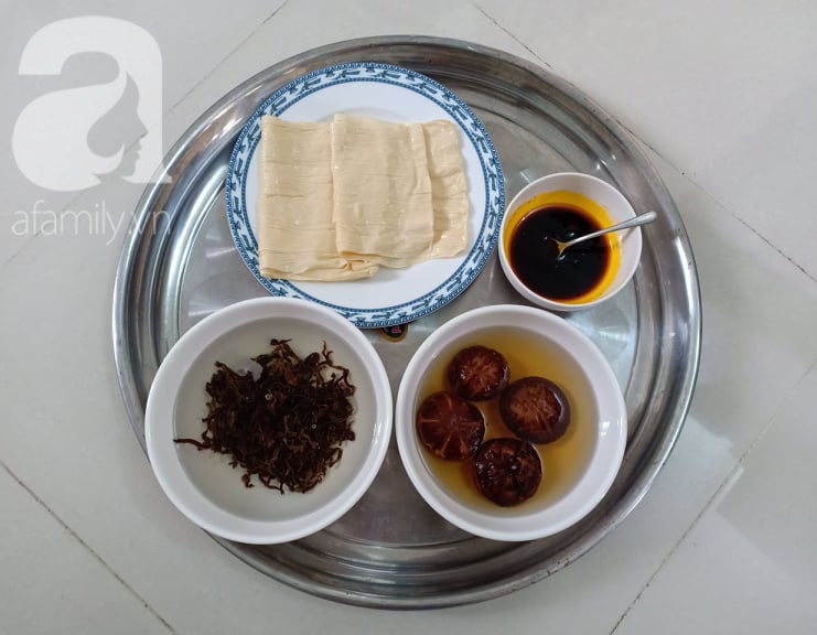 Ngày Rằm học ngay cách làm vịt quay chay chất lượng 5* mời cả nhà - Ảnh 2. Ngày Rằm học ngay cách làm vịt quay chay chất lượng 5* mời cả nhà - Ảnh 2.