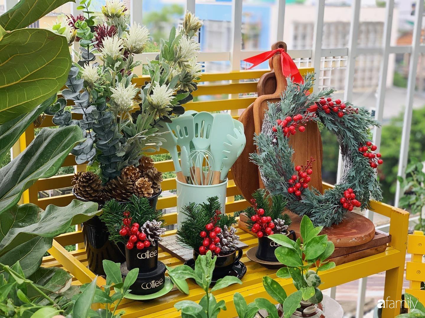 Sân thượng sắc màu rực rỡ đẹp cuốn hút đón Noel của mẹ đảm ở Nha Trang - Ảnh 20.