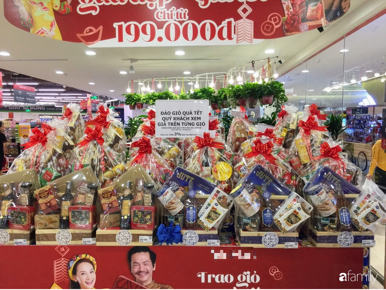 Tấp nập thị trường quà Tết dịp cuối năm, quà Tết tốt cho sức khỏe được ưa chuộng - Ảnh 4. Tấp nập thị trường quà Tết dịp cuối năm, quà Tết tốt cho sức khỏe được ưa chuộng - Ảnh 4.