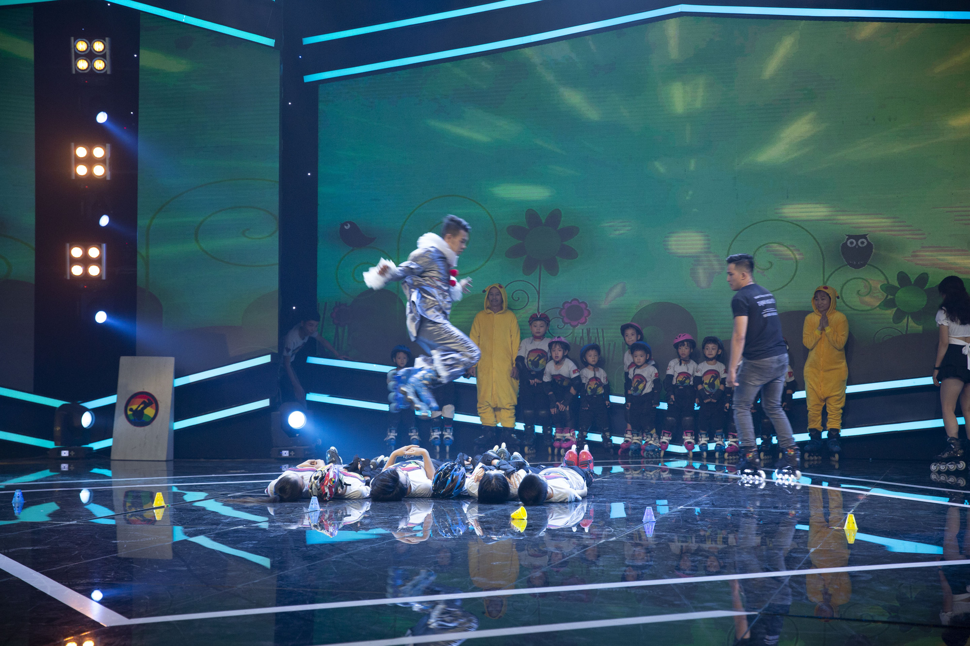 Tim chê nhạc sĩ Nguyễn Hồng Thuận "gu thẩm mỹ đi xuống" mới tán Sam - Ảnh 3. Tim chê nhạc sĩ Nguyễn Hồng Thuận "gu thẩm mỹ đi xuống" mới tán Sam - Ảnh 3.