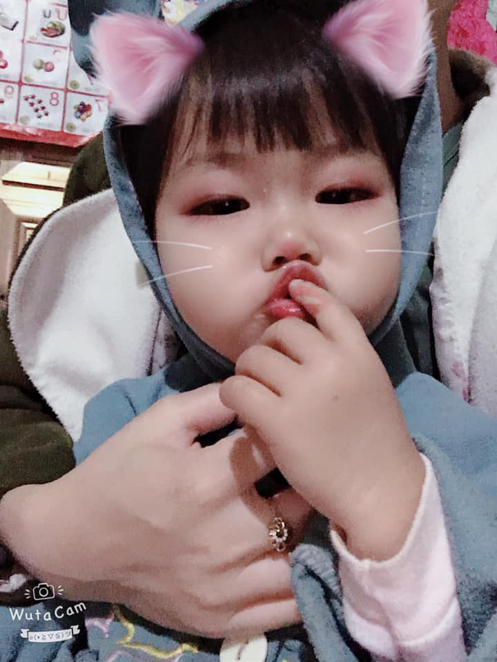 Sáng nào cũng bị bố mẹ gọi dậy đi học, cô bé mầm non có hành động phản kháng quyết liệt khiến dân tình cười nắc nẻ - Ảnh 3. Sáng nào cũng bị bố mẹ gọi dậy đi học, cô bé mầm non có hành động phản kháng quyết liệt khiến dân tình cười nắc nẻ - Ảnh 3.
