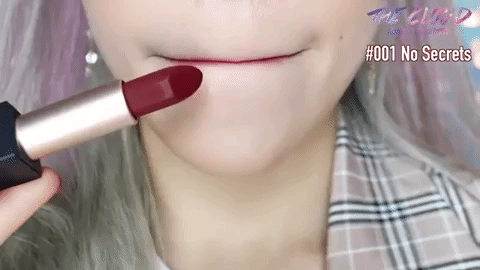 4 thỏi son đỏ mận hoàn hảo cho dịp Giáng sinh và những buổi tiệc tùng: Đánh lên là sang hơn vài chân kính - Ảnh 4. 4 thỏi son đỏ mận hoàn hảo cho dịp Giáng sinh và những buổi tiệc tùng: Đánh lên là sang hơn vài chân kính - Ảnh 4.