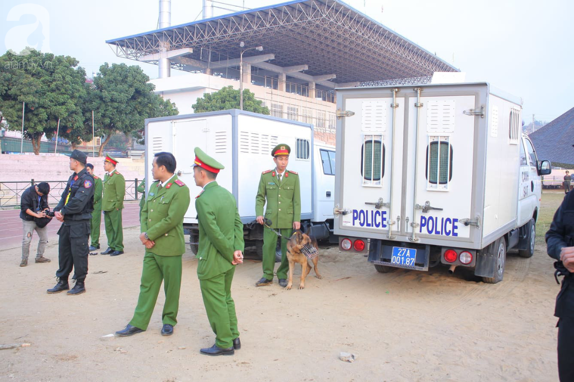 Trực tiếp phiên xét xử 9 bị cáo vụ sát hại nữ sinh giao gà ở Điện Biên: Toà không triệu tập bà Trần Thị Hiền - Ảnh 1. Trực tiếp phiên xét xử 9 bị cáo vụ sát hại nữ sinh giao gà ở Điện Biên: Toà không triệu tập bà Trần Thị Hiền - Ảnh 1.