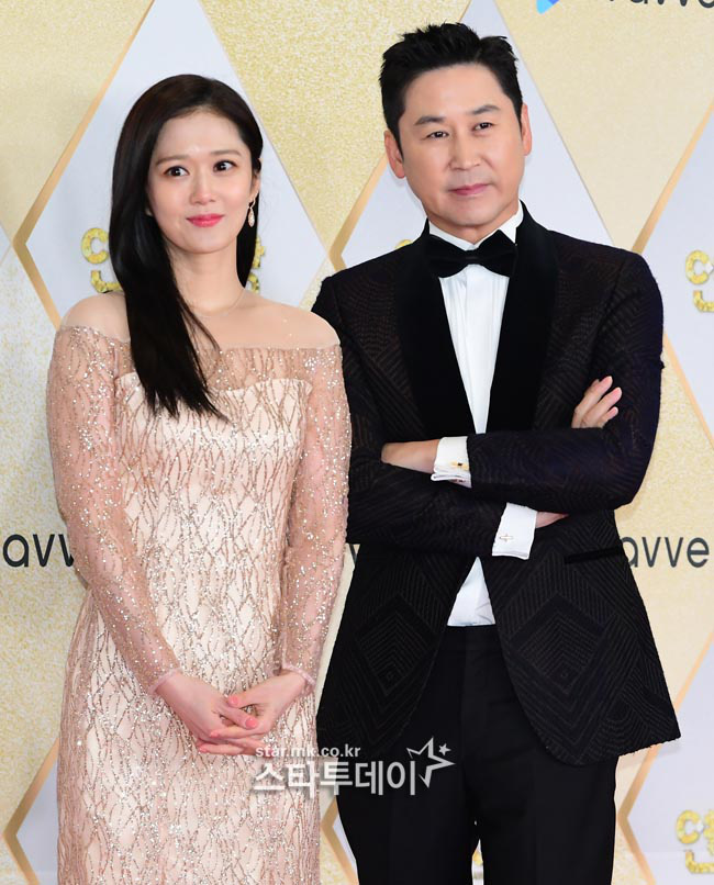 Thảm đỏ SBS Drama Awards 2019: "Mỹ nhân không tuổi" Jang Nara đẹp lấn lướt các đàn em - Ảnh 2.