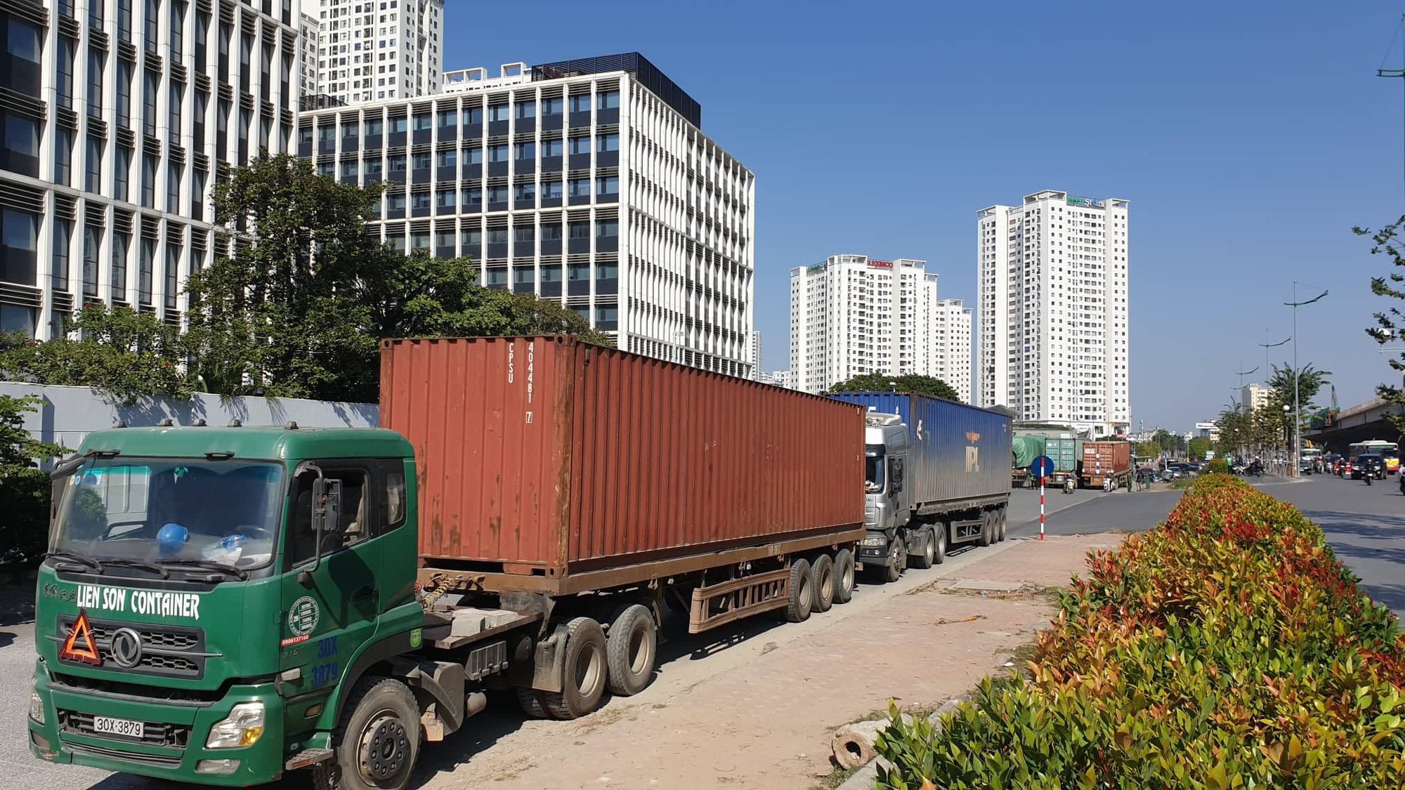 Bắt quả tang vụ nhập lậu hơn 100 tấn dược liệu từ Trung Quốc l&agrave;m thuốc bắc - Ảnh 2.